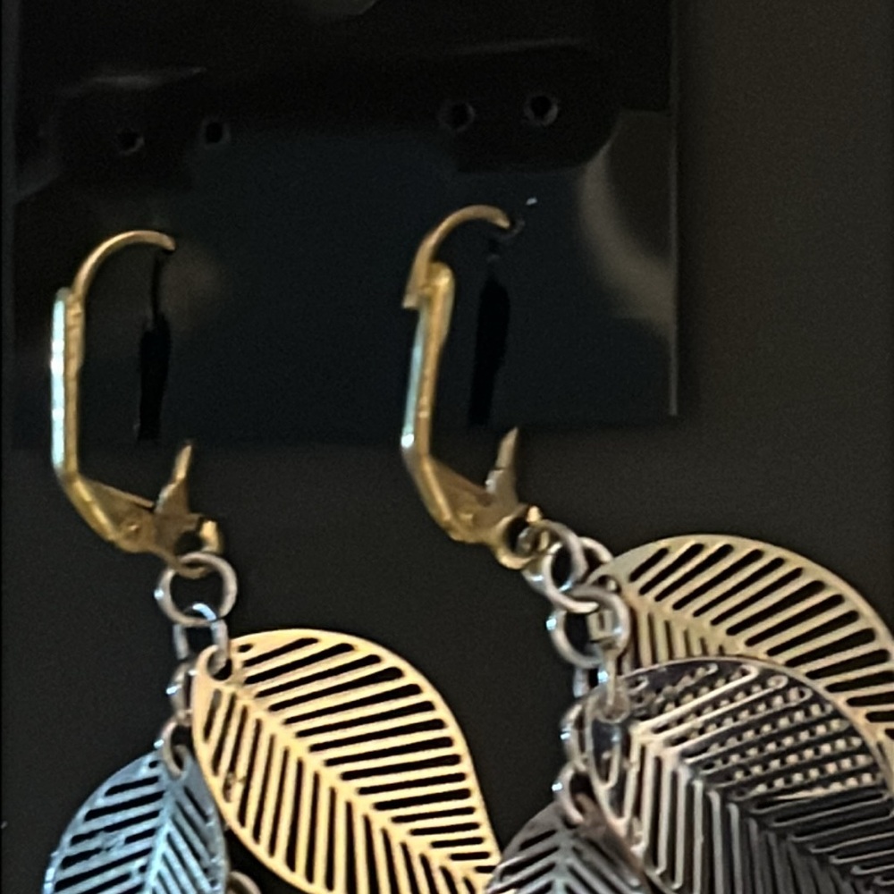 Floral Earrings - Picture 3 of 4